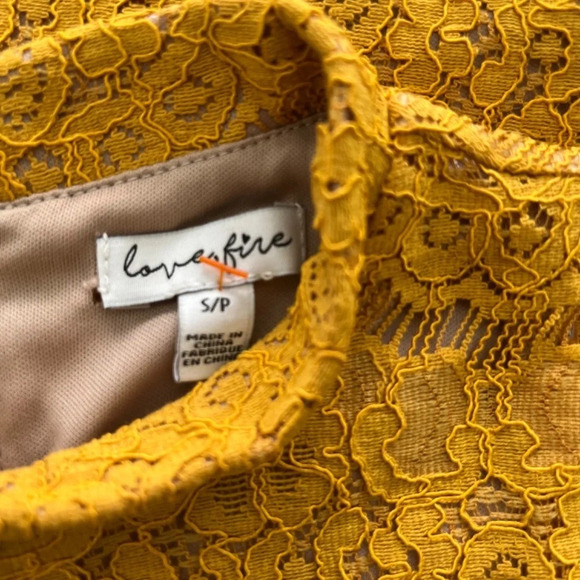 Love Fire Lace Tank with Small Stand Up Collar - Size S/P - Mustard Yell… - Picture 10 of 12